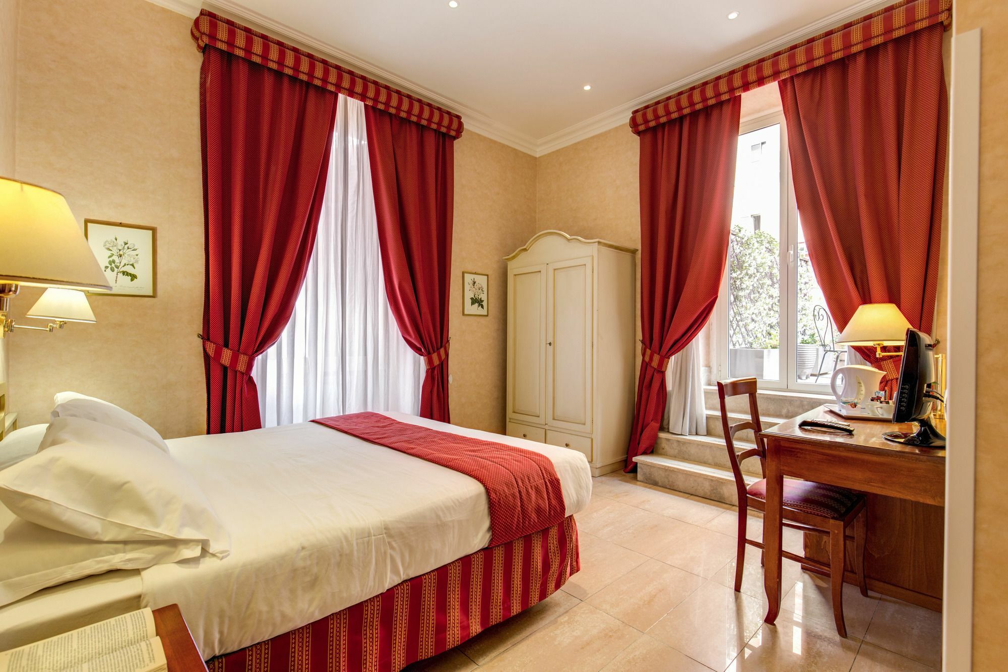 Wrh Suites Рим Экстерьер фото