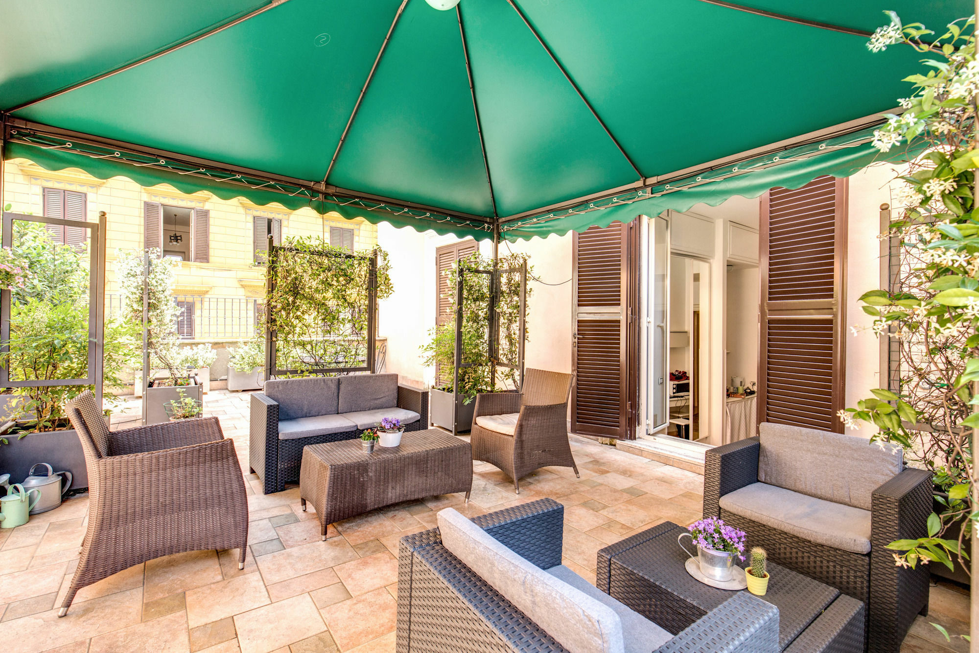 Wrh Suites Рим Экстерьер фото