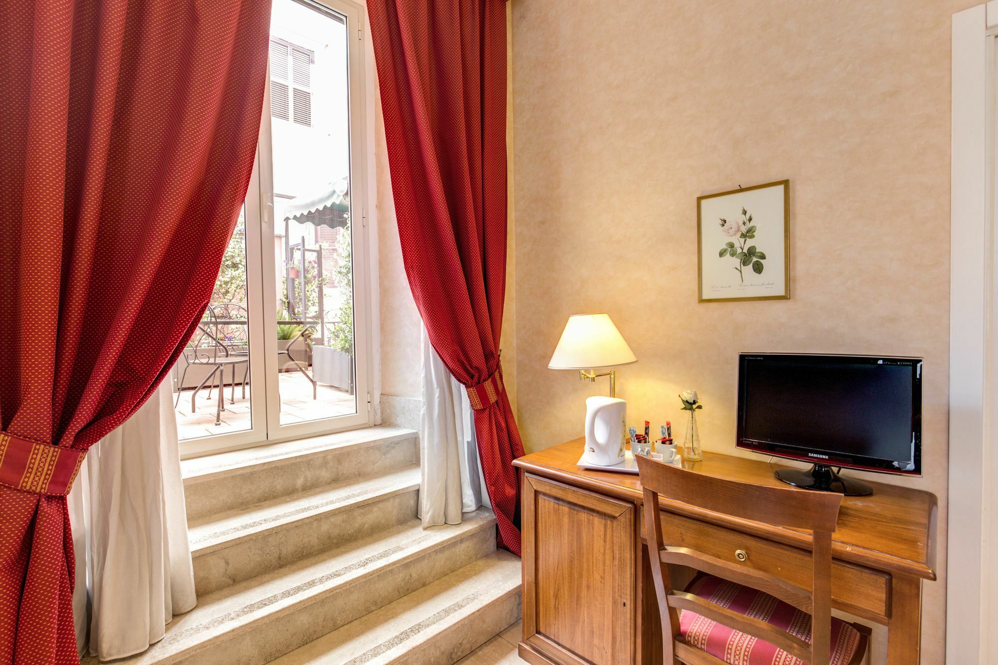Wrh Suites Рим Экстерьер фото